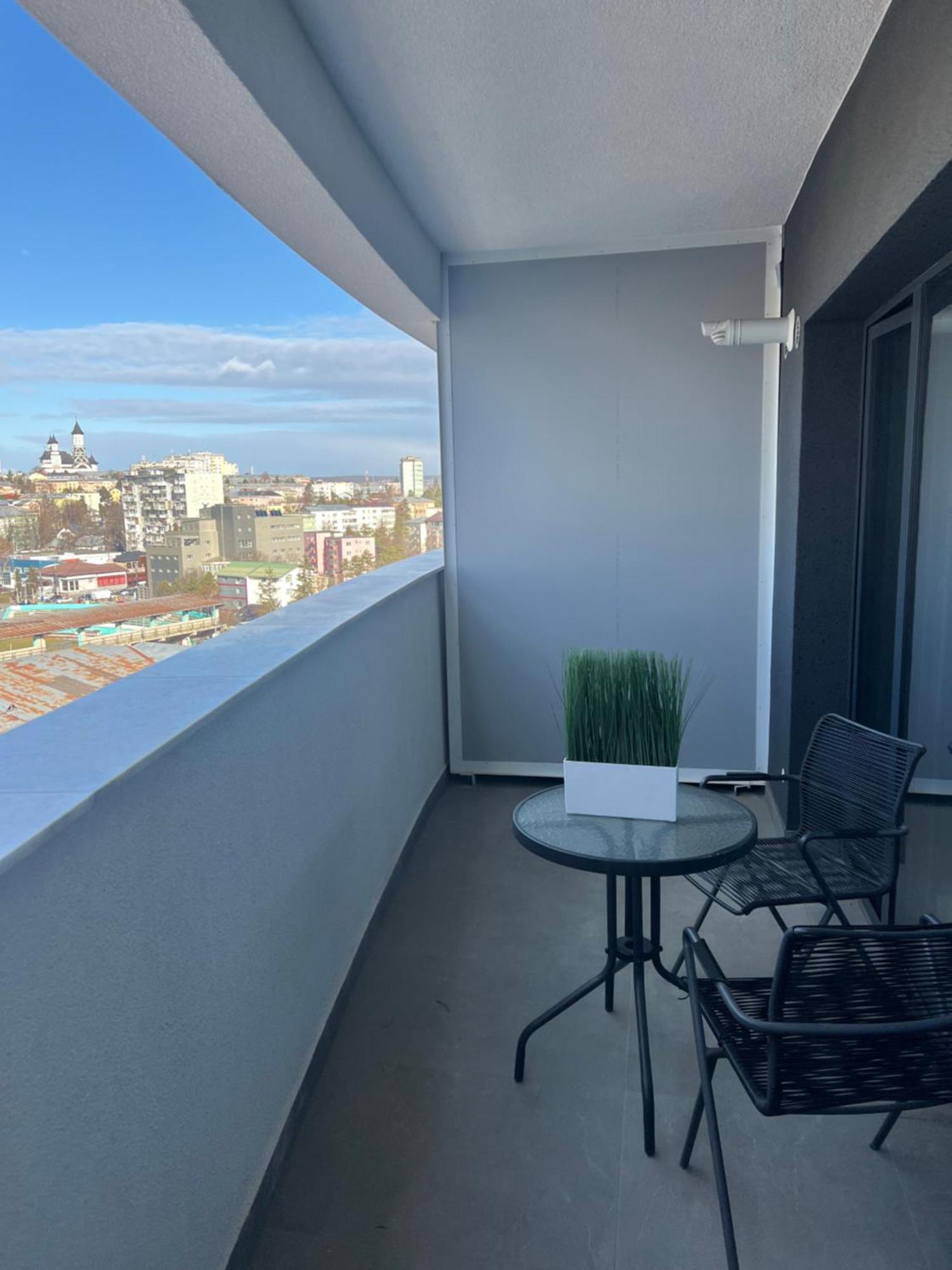 Sunny Avanera
