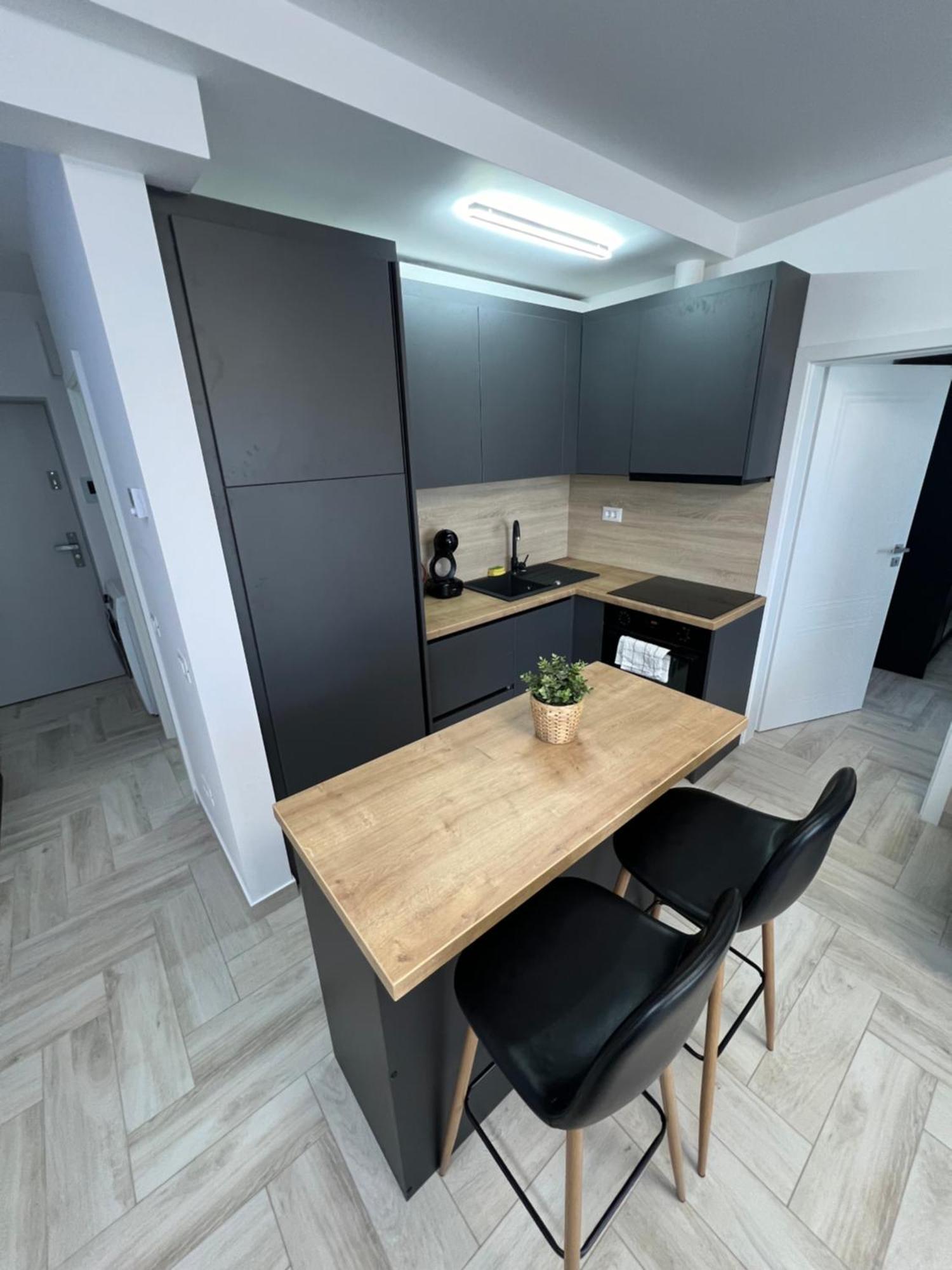 Sunny Avanera Apartment Suceava